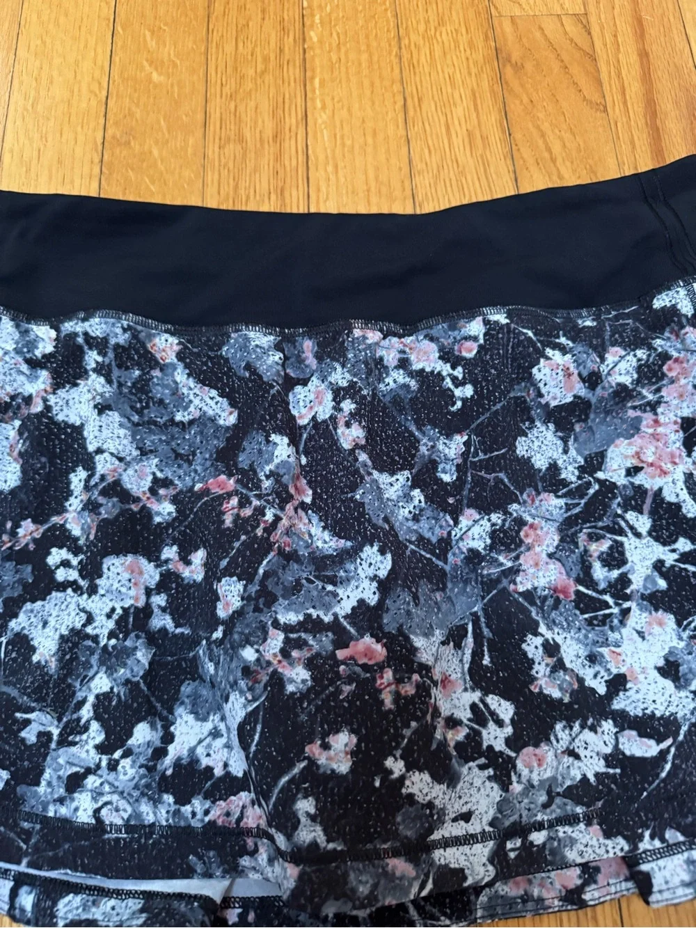 Lululemon Pace Rival Skirt Spring Bloom Multi Black Size 8 EUC
